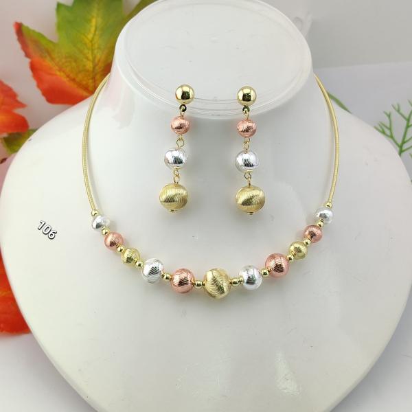 Non-Tarnish Three Tones Beautiful Necklace with Earrings Set